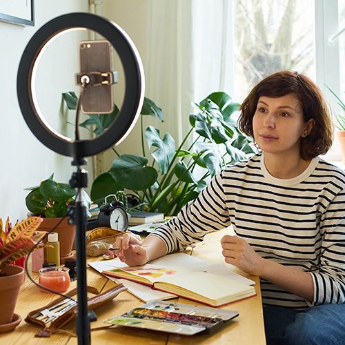 Ring Light 26cm com Tripé Extensível até 210 cm - Preto - OnLike